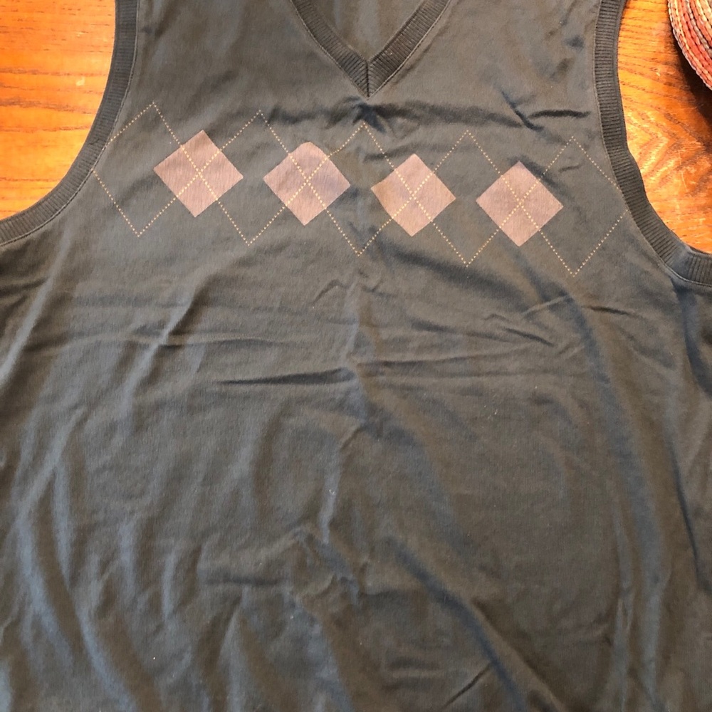 Men's Gray V-Neck Argyle Sweater Vest